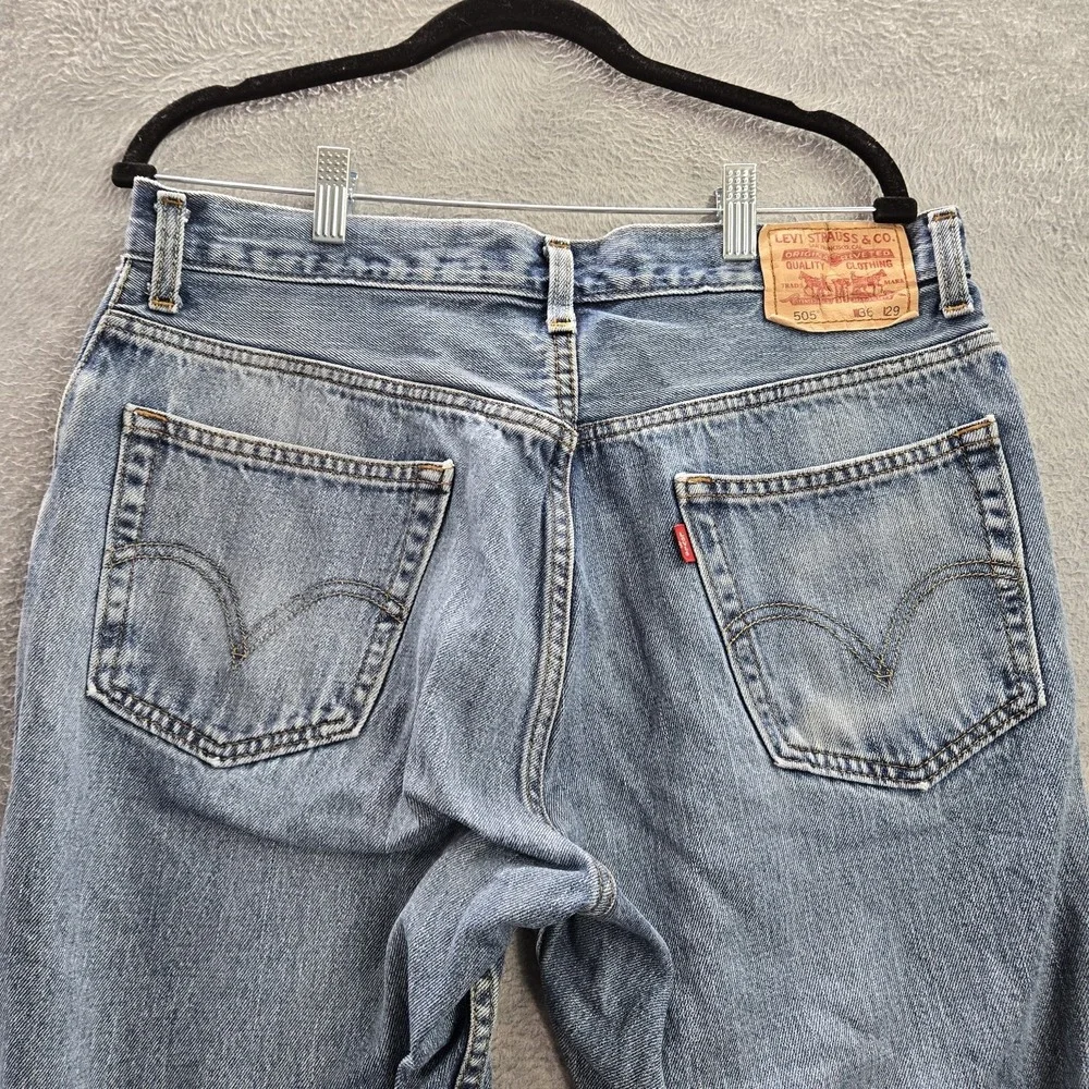 Levis *please carefully